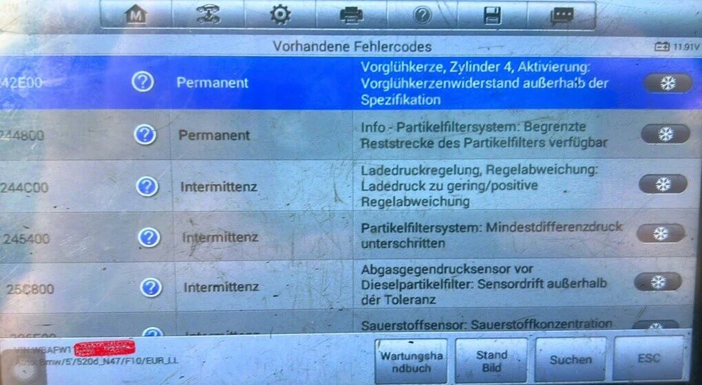 Anzeige von BMW DPF-Fehlercodes wie P243F, P244A und 452A auf einem Diagnosegerät – Analyse und Reinigung bei DPF Cleaners in Linz (Oberösterreich).