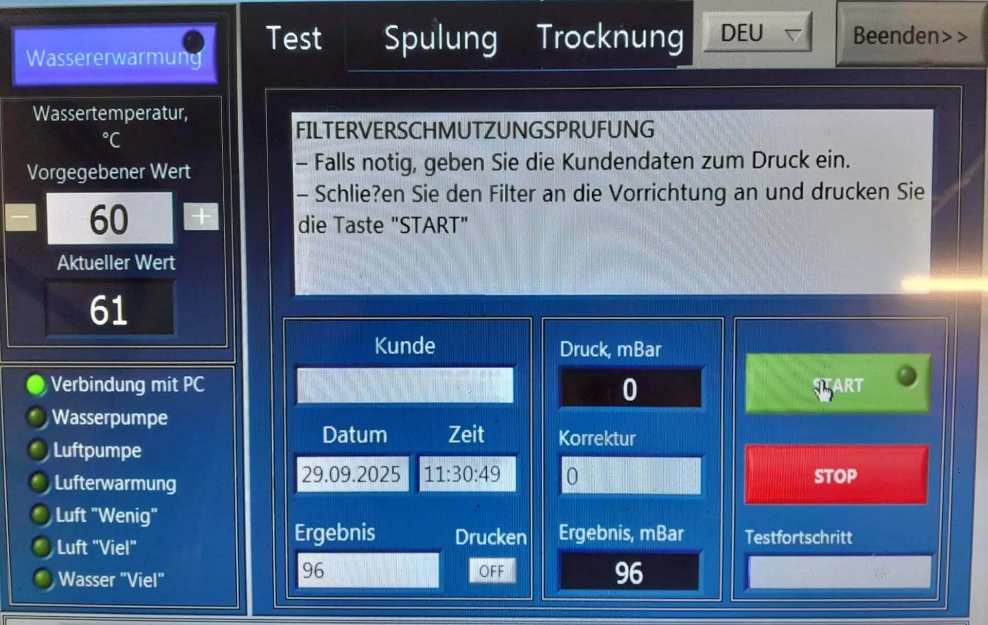 DPF reinigen in Linz: Bedienbildschirm der Prüfanlage mit Druckmessung und Testergebnis bei DPF Cleaners